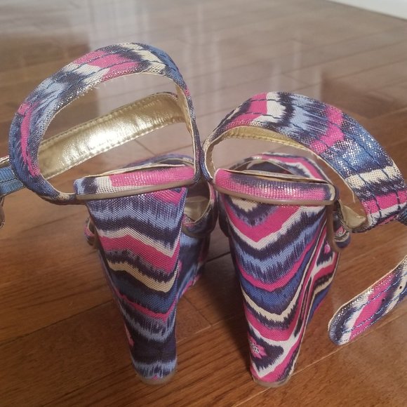 NWOT Gorgeous Multicolour Platform Sandal - Picture 2 of 4